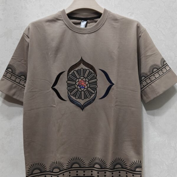 Round Neck Printed T-Shirt – Taupe/Brown Mandala Graphic